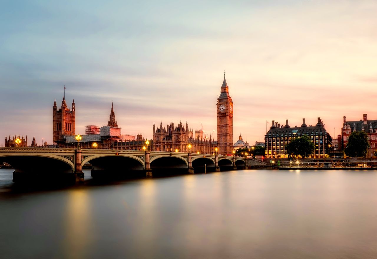 英国留学申请材料与选校规划场景